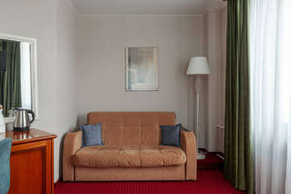 Гостиница ПолиАрт Парк Красноярск Семейный номер категории "Улучшенный комфорт"-4